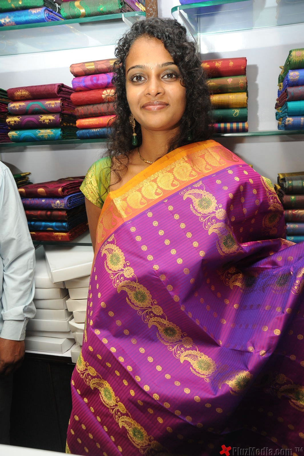 Sonia Deepti inaugurates silk showroom - Pictures | Picture 96948
